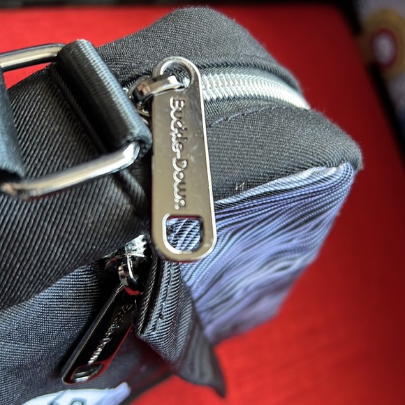 Buckle Down / The Mandalorian Bounty Hunter Crossbody Wallet / Blk/White NWOT - Picture 8 of 8